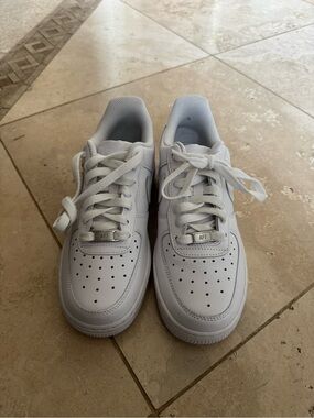 Nike All-White Athletic Sneakers - Classic Low-Top